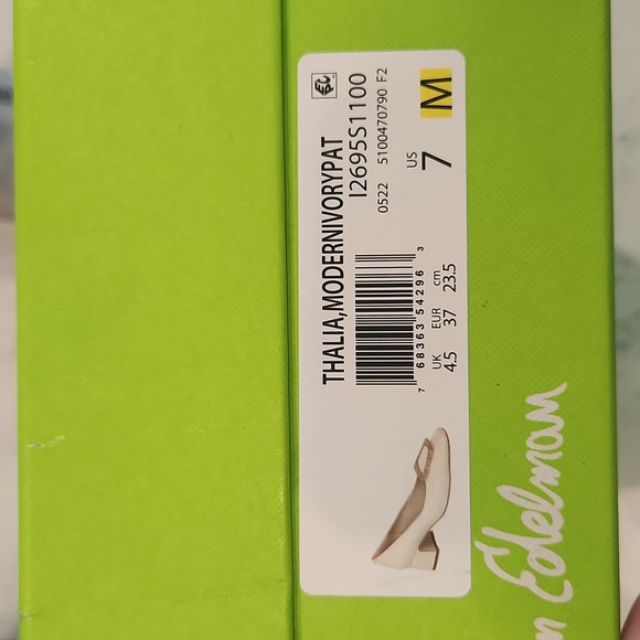 Sam Edelman Thalia Modern Ivory Patent Leather Pumps, size 7 - Picture 4 of 5